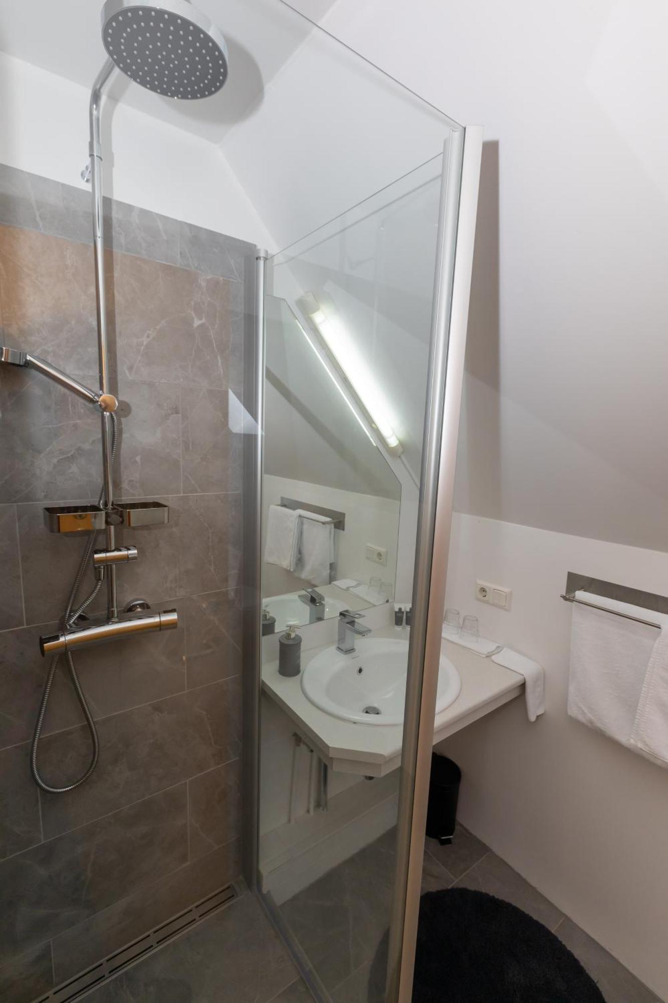 Hotel North Akureyri Bagian luar foto