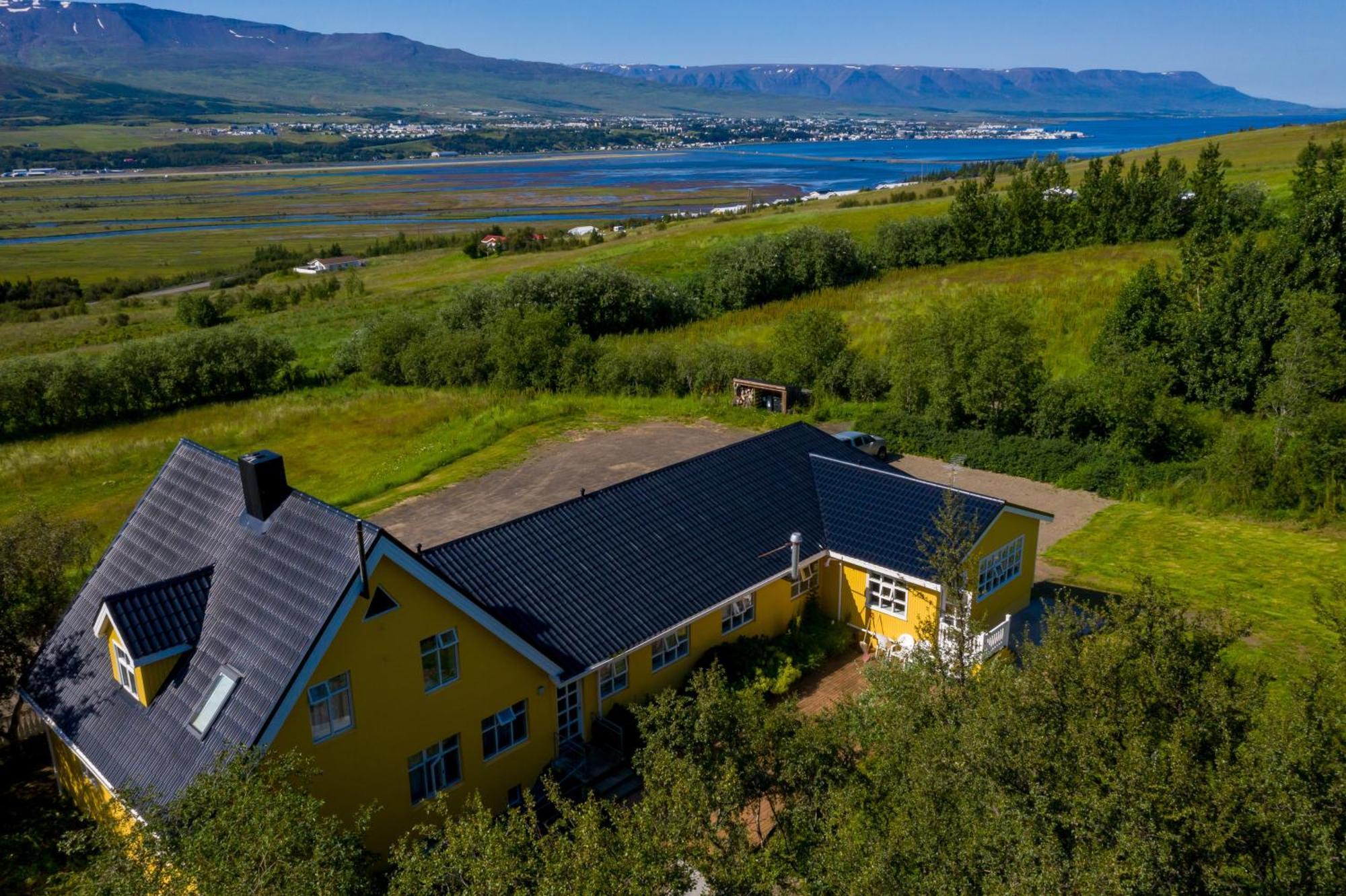 Hotel North Akureyri Bagian luar foto