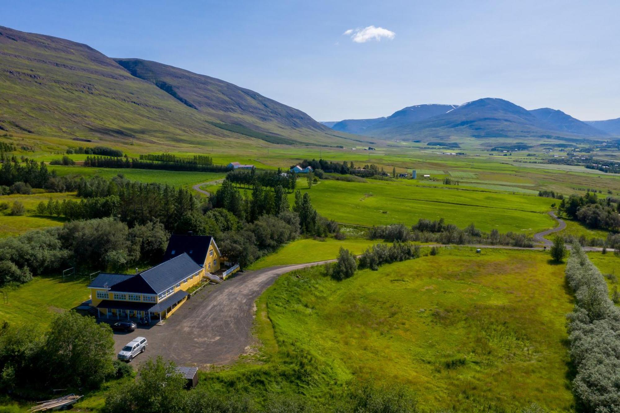 Hotel North Akureyri Bagian luar foto