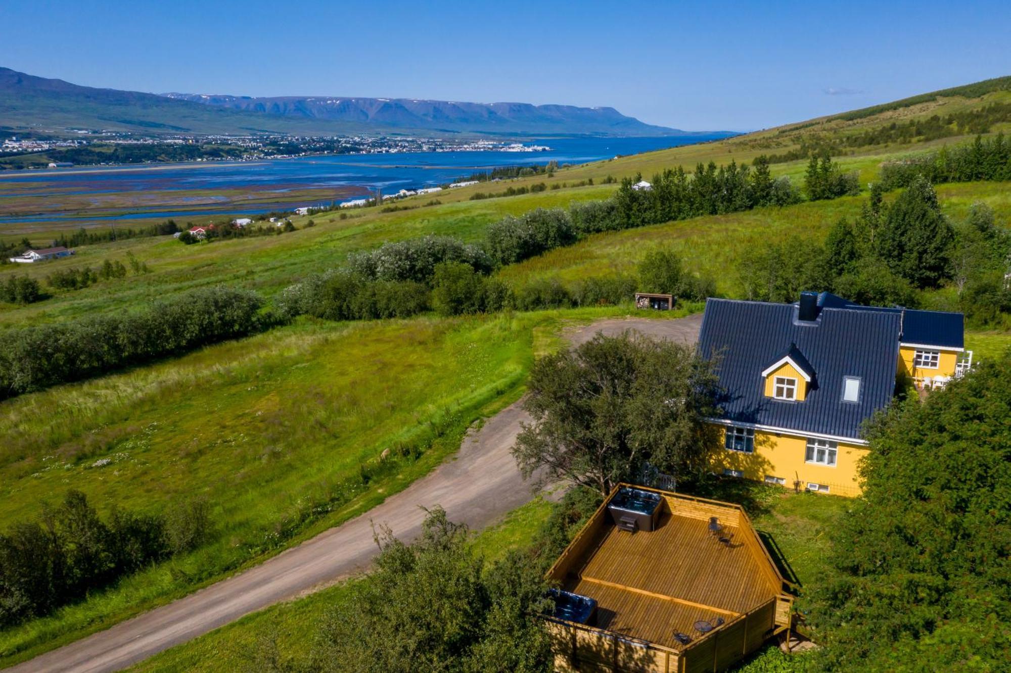Hotel North Akureyri Bagian luar foto
