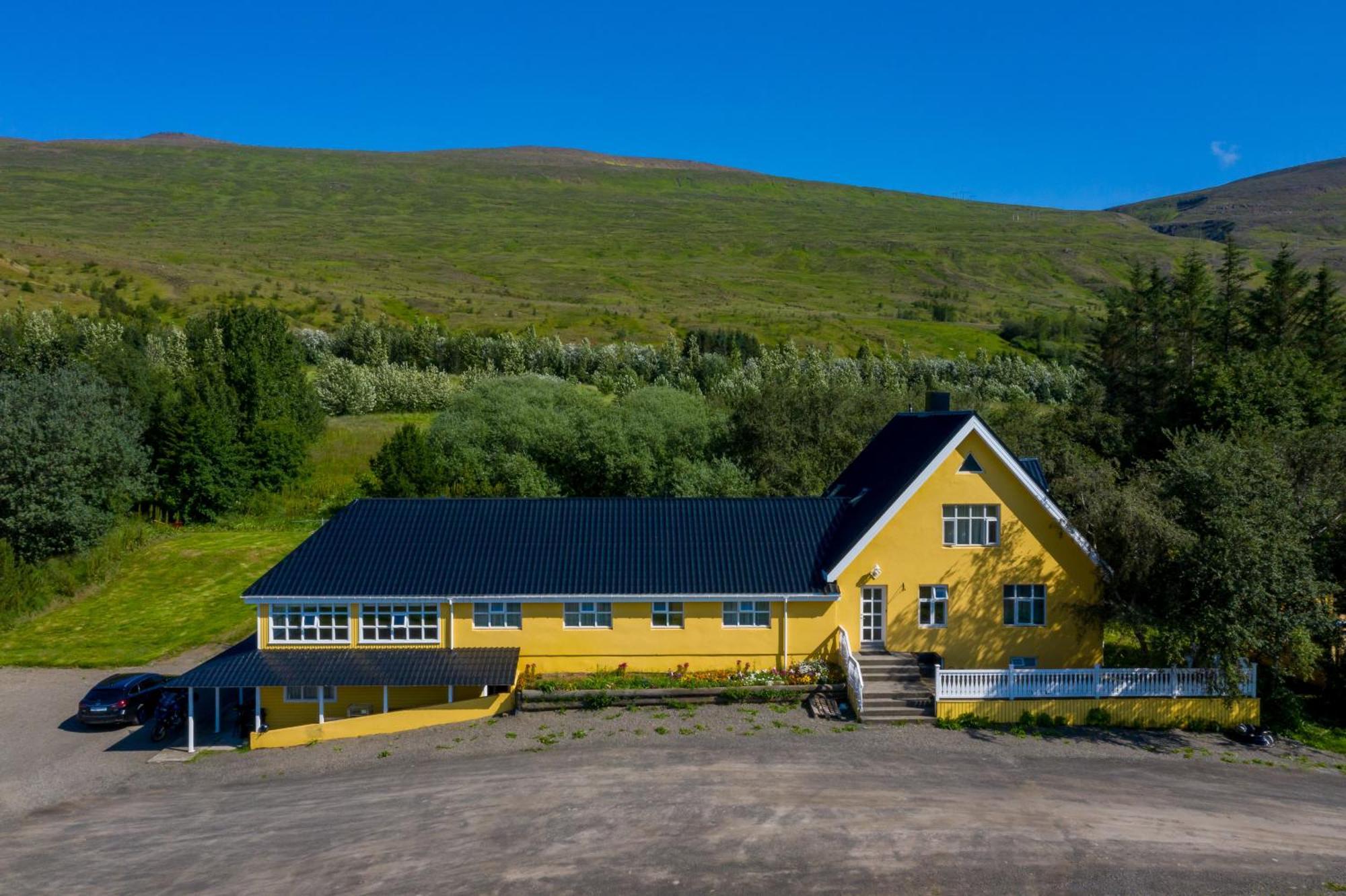 Hotel North Akureyri Bagian luar foto
